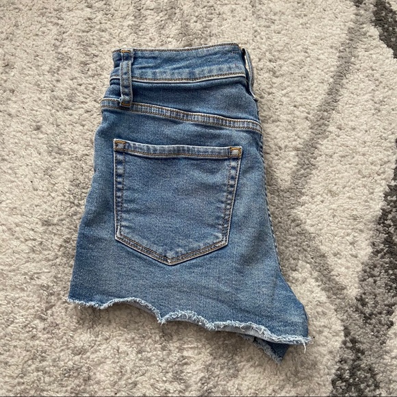 Aritzia Sunday Best Denim Shorts - Picture 3 of 6
